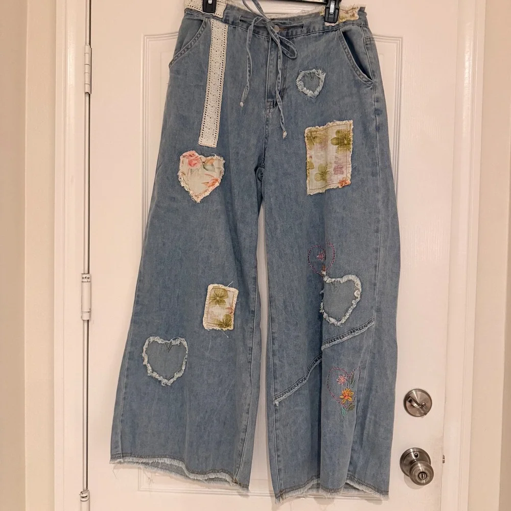 189. Floral Patchwork Heart Embroidered Wide Leg Jeans Light Wash Lace Trim Boho